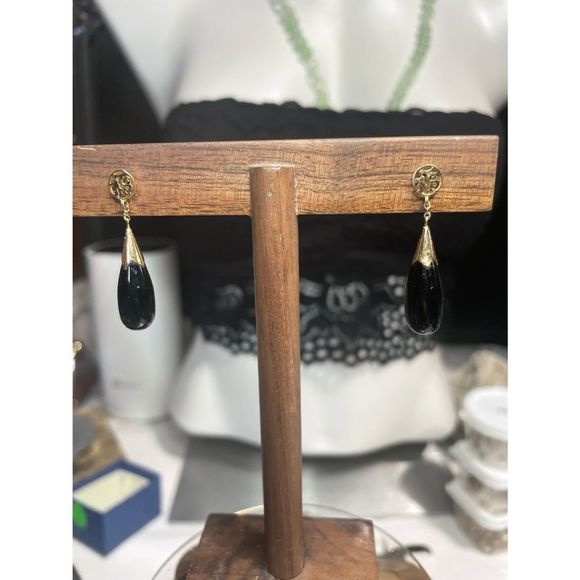 14k gold Asian black onyx earrings